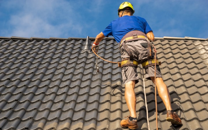 Équipement de sécurité comme mesure de prévention des risques sur les travaux de toitures