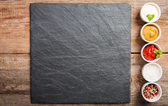 Assiette en ardoise noire