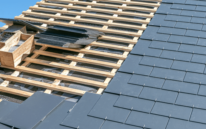 Pose d'ardoise sur liteaux ou volige